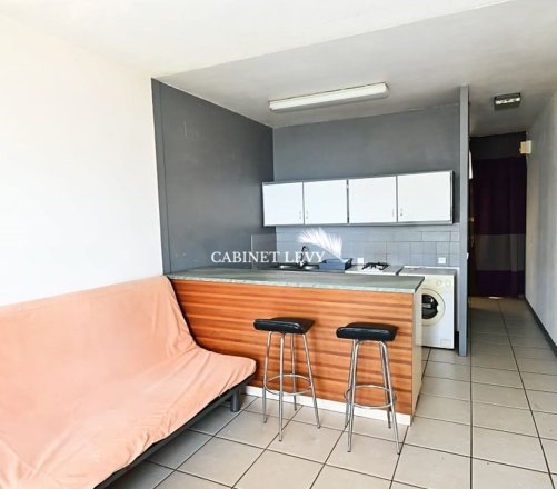 A louer un studio « meublé » à Arue (Résidence au bord de mer-Proche Papeete). A22