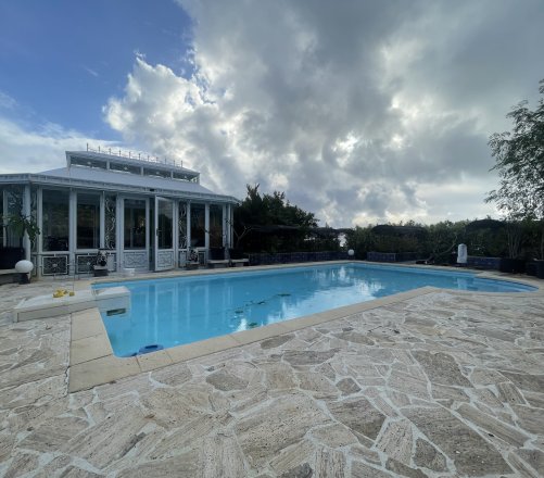 À VENDRE À PUNAAUIA MAISON T5 MEUBLÉE VUE MOOREA (Lotissement Taapuna)