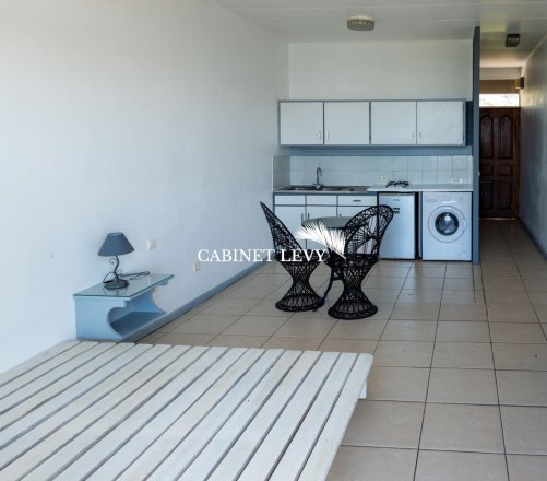 A louer un studio « meublé/climatisé » à Arue (Résidence au bord de mer-Proche Papeete) B35