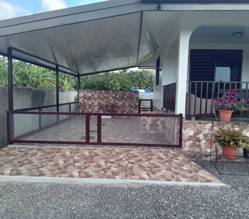 A LOUER sur PAPEARI une MAISON de TYPE F2